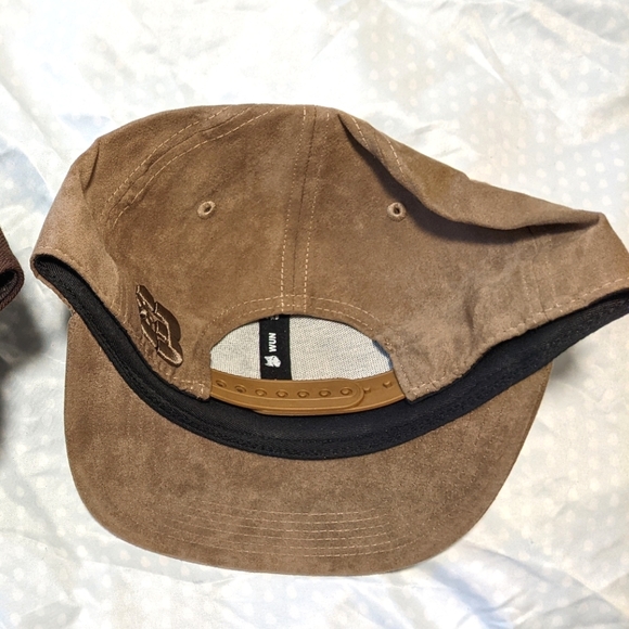 🇨🇦We Up North Brown faux suede Cap - Picture 3 of 3